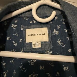 American Eagle Blue Floral kimono